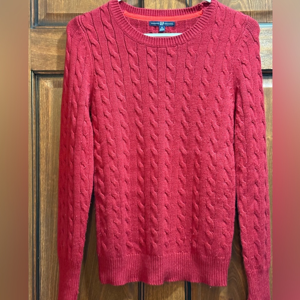Gap red Cable Knit Sweater. Womens. Small.